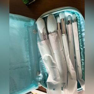 Makeup brush from rulella